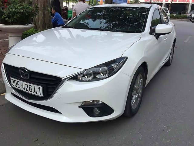 Cần bán lại xe Mazda 3 năm 2017, màu trắng, 588tr