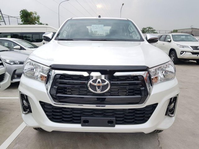 Bán ô tô Toyota Hilux đời 2019, màu trắng, nhập khẩu nguyên chiếc0