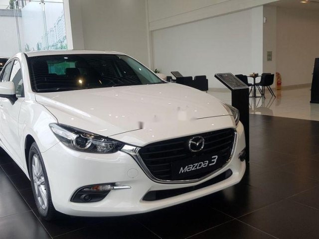 Bán xe Mazda 3 đời 2019, xe nhập, giao nhanh toàn quốc