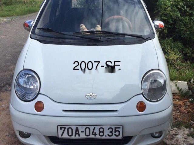 Cần bán xe Daewoo Matiz sản xuất 2007, màu trắng còn mới, giá tốt