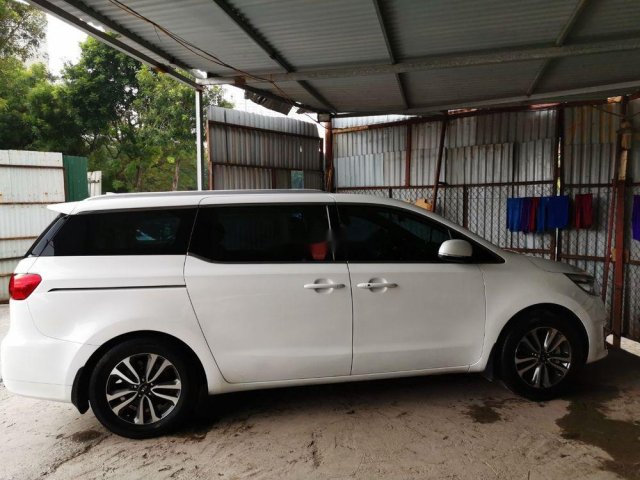 Cần bán xe Kia Sedona đời 2018, màu trắng còn mới0