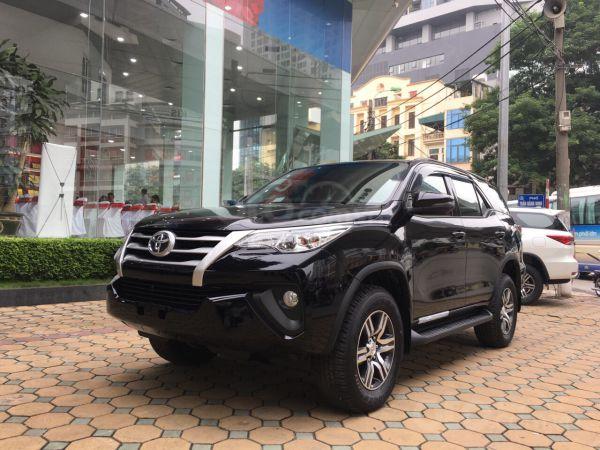 Toyota Fortuner 2020 số sàn 2.4 máy dầu, giá tốt, mua xe trả góp lãi suất 0.58%