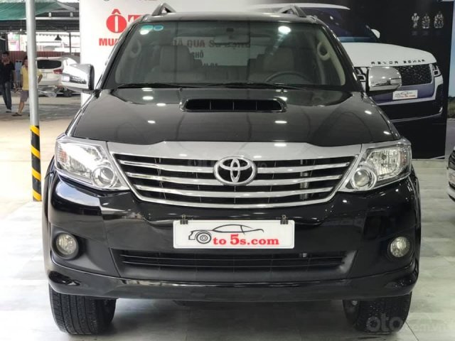 Bán Toyota Fortuner 2014, màu đen giá cạnh tranh0