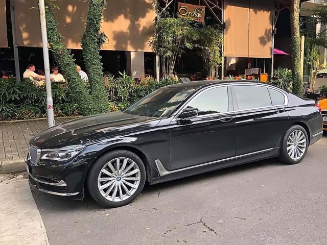 Cần bán BMW 7 Series năm 2016, màu đen, xe nhập chính hãng0