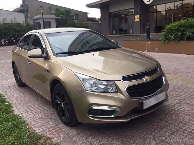 Cần bán Chevrolet Cruze sản xuất 2016, màu vàng 395tr xe nguyên bản