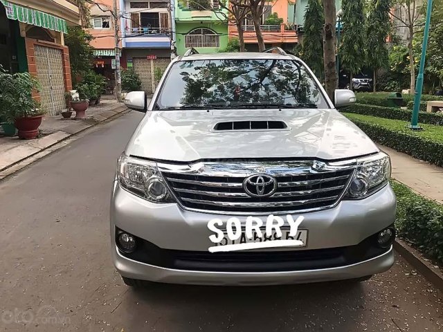 Bán ô tô Toyota Fortuner 2.5G 2013, màu bạc xe gia đình0