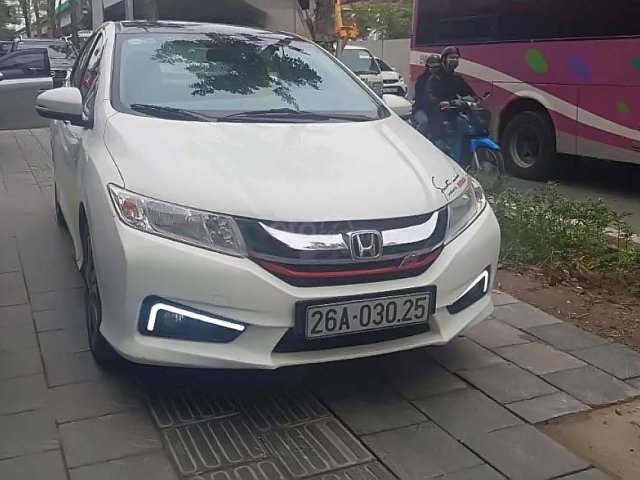 Cần bán xe cũ Honda City CVT năm 2014, màu trắng0