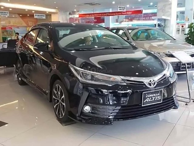 Cần bán Toyota Corolla Altis 1.8G AT đời 2019, màu đen