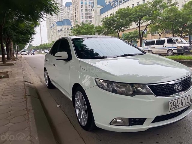 Bán Kia Forte đời 2011, màu trắng, giá chỉ 270 triệu0