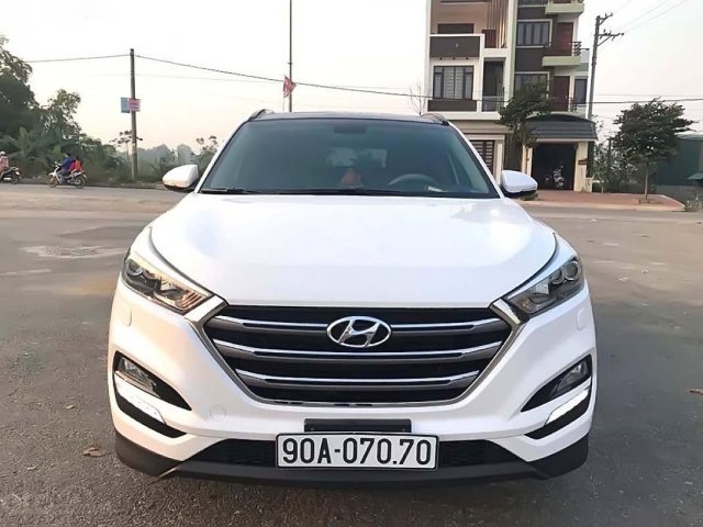 Bán Hyundai Tucson đời 2018, màu trắng như mới0