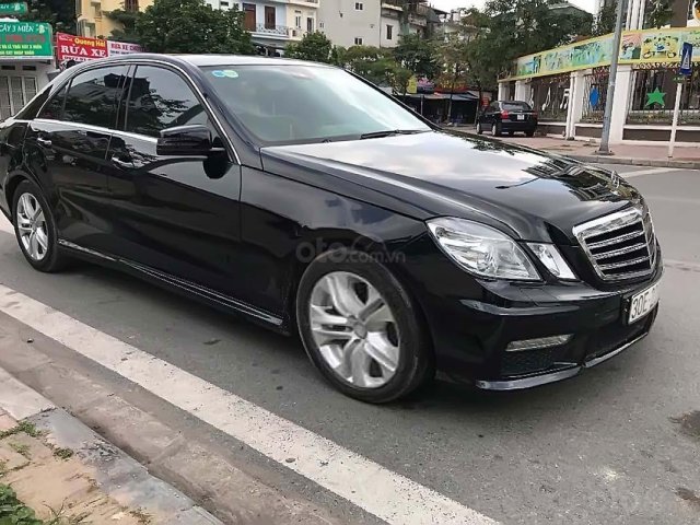 Bán xe cũ Mercedes E250 năm 2010, màu đen