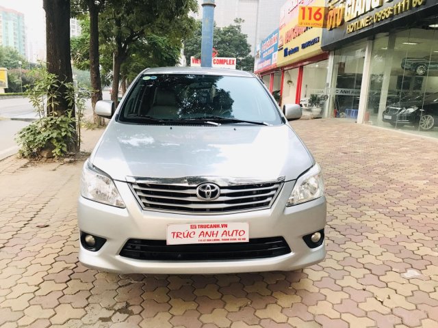 Cần bán xe Toyota Innova 2.0 G số tự động, đời 2014, màu bạc, giá tốt0