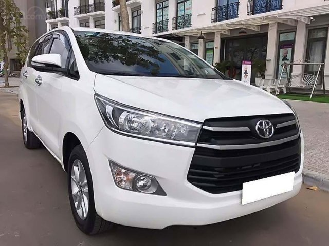 Cần bán lại xe Toyota Innova 2.0E đời 2017, màu trắng còn mới, 646tr