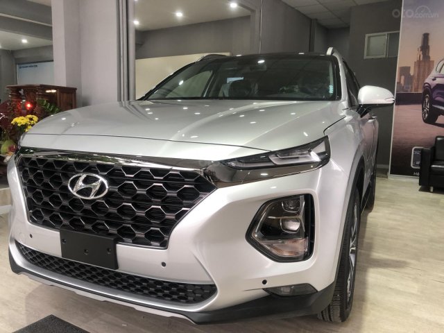 Cần bán Hyundai Santa Fe đời 2019, màu bạc, 990 triệu, số tự động