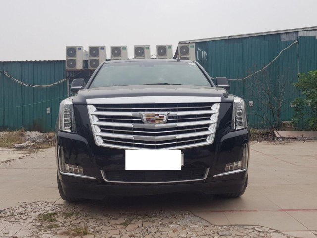 Bán ô tô Cadillac Escalade SV Platinum, màu đen, xe nhập Mỹ siêu đẹp đi chuẩn 3 vạn 3