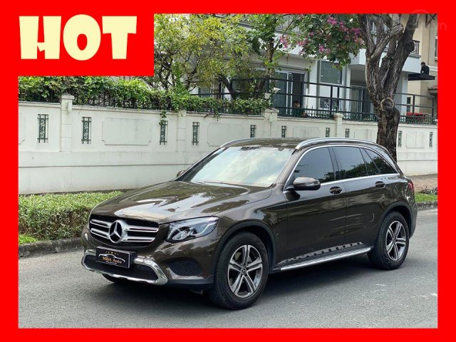 MBA Auto - Bán xe Mercedes GLC200 màu nâu đời 2018 còn bảo hành chính hãng