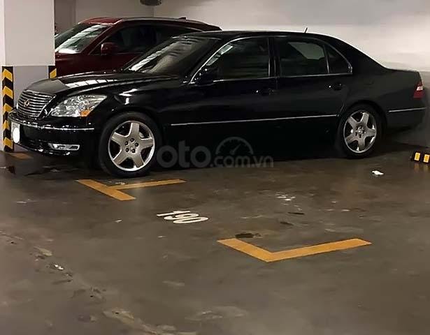 Cần bán xe Lexus LS 430 sản xuất năm 2004, màu đen, nhập khẩu