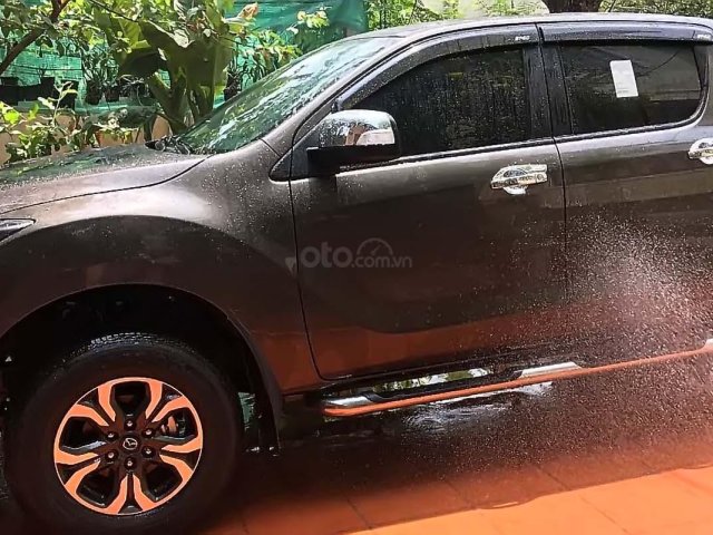 Cần bán gấp Mazda BT 50 2.2L 4x2 AT năm sản xuất 2018, màu nâu, nhập khẩu nguyên chiếc chính chủ0