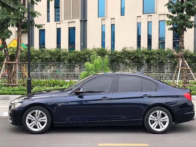 Cần bán BMW 3 Series đời 2013 nhập khẩu nguyên chiếc chính hãng