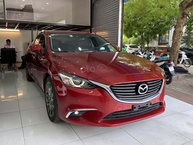 Cần bán gấp Mazda 6 2.0L Premium đời 2018, màu đỏ chính chủ