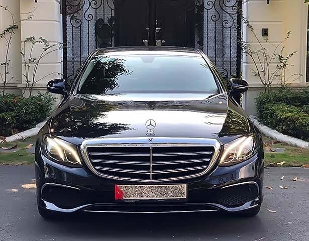 Cần bán gấp Mercedes E200 2018, màu đen, chính chủ