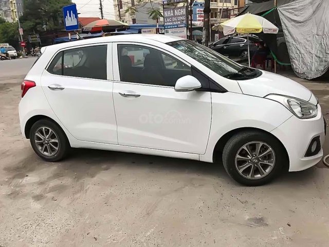 Cần bán lại xe Hyundai Grand i10 sản xuất 2015, màu trắng, nhập khẩu0