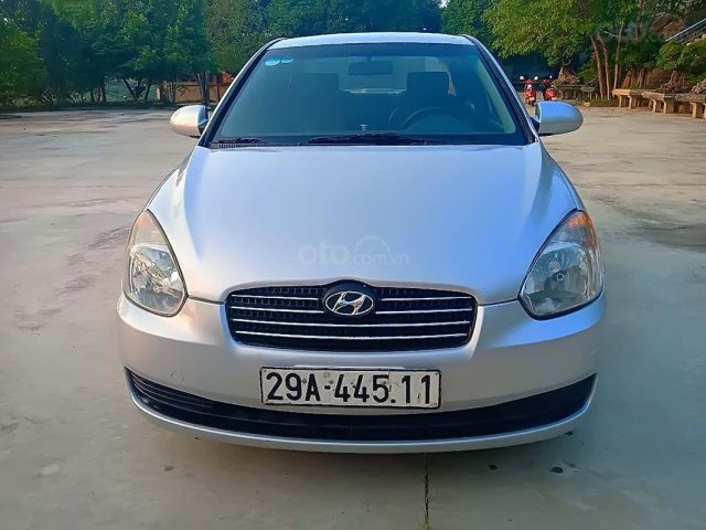 Bán Hyundai Verna Sx đời 2007, màu bạc, nhập khẩu nguyên chiếc xe gia đình0