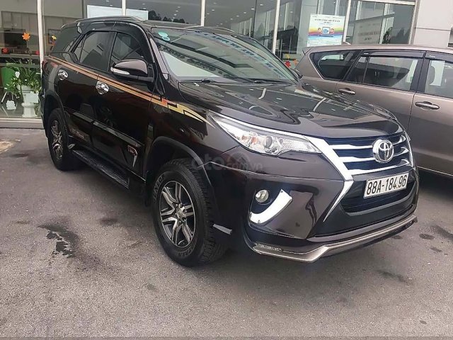 Cần bán xe Toyota Fortuner sản xuất 2017, màu nâu, nhập khẩu nguyên chiếc, giá tốt0