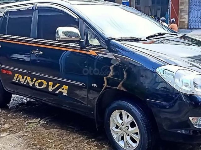 Cần bán Toyota Innova G sản xuất 2006, màu đen, 275tr0