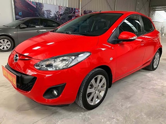 Cần bán gấp Mazda 2 2015, màu đỏ, giá tốt0