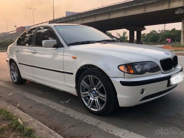 Bán BMW 3 Series 325i năm 2004, màu trắng, 225tr0