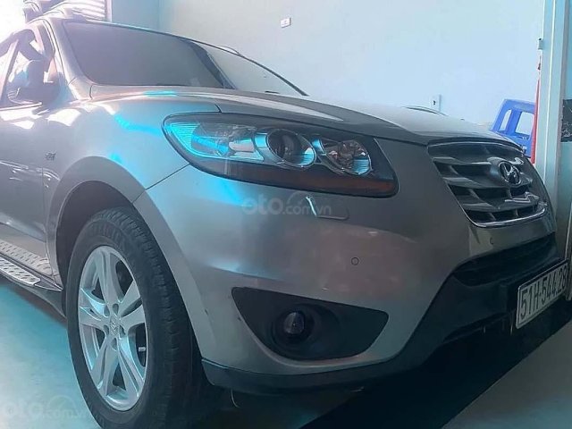 Bán Hyundai Santa Fe sản xuất 2010, màu bạc, giá tốt