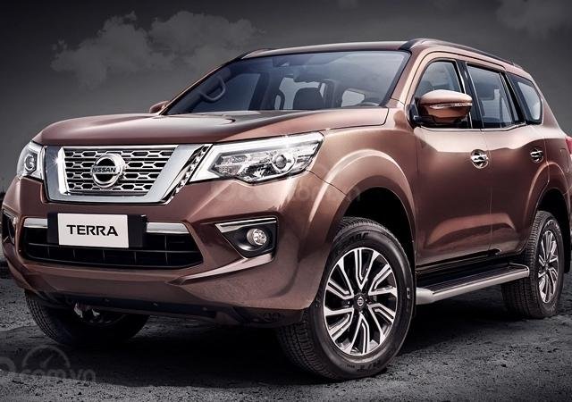 Bán phá giá cuối năm chiếc xe  Nissan Terra 2.5L V 4WD 7AT, 2019, màu đen, nhập khẩu nguyên chiếc