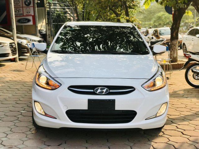 Cần bán Hyundai Accent năm sản xuất 2016, màu trắng, nhập khẩu nguyên chiếc0