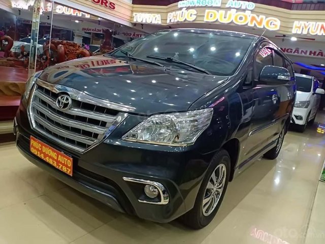 Bán ô tô Toyota Innova 2015, màu xanh lam xe còn mới nguyên