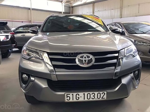 Cần bán gấp Toyota Fortuner V năm sản xuất 2017, màu bạc, nhập khẩu nguyên chiếc