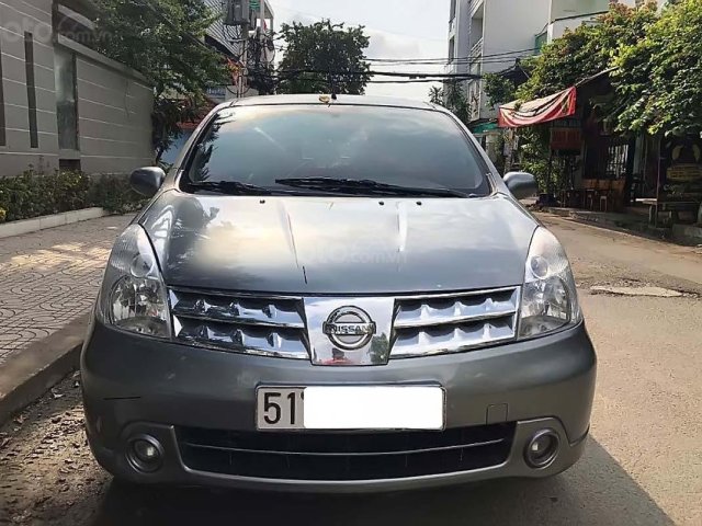 Bán Nissan Grand livina đời 2011, màu xám xe gia đình giá cạnh tranh