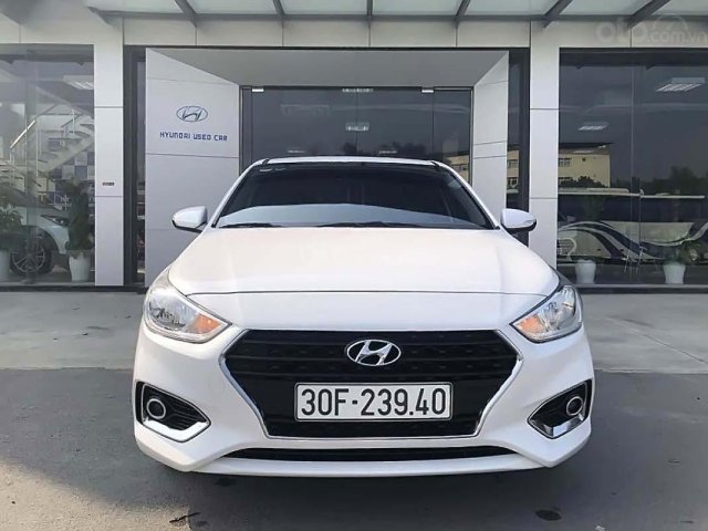 Cần bán lại xe Hyundai Accent 1.4 MT năm sản xuất 2018, màu trắng