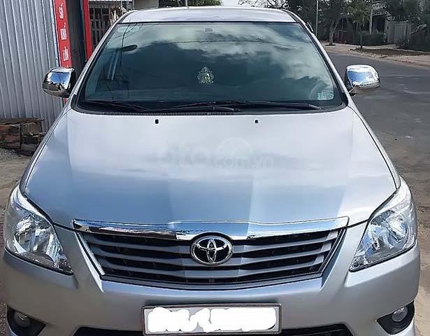 Bán Toyota Innova E sản xuất 2013, màu bạc, xe nhập, giá tốt0