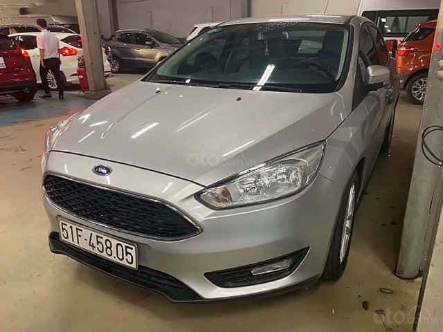 Cần bán lại xe Ford Focus Trend sản xuất 2017, màu bạc