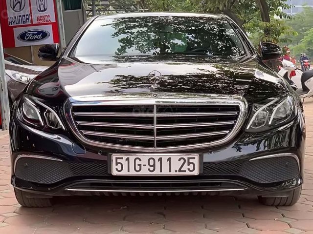 Bán xe cũ Mercedes E200 2018, màu đen0