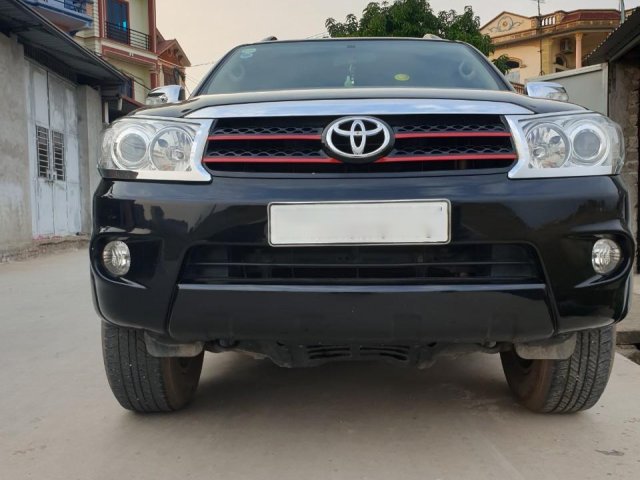 Bán xe Toyota 4 Runner máy dầu 2.5G, sản xuất năm 2010, màu đen, liên hệ 0982641589