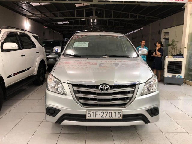 Bán xe Toyota Innova E gia đình trùm mền0