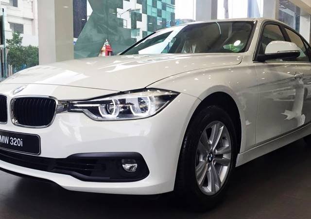 Cần bán BMW 3 Series 320i sản xuất năm 2018, nhập khẩu nguyên chiếc