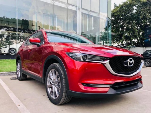 Bán nhanh với giá thấp chiếc Mazda CX 5 Premium 2019, màu đen, giao xe nhanh0