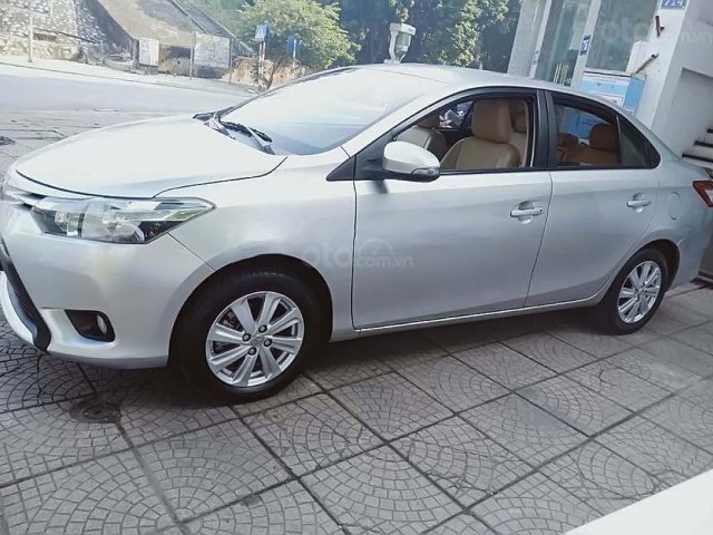 Bán xe Toyota Vios 2017, màu bạc số tự động