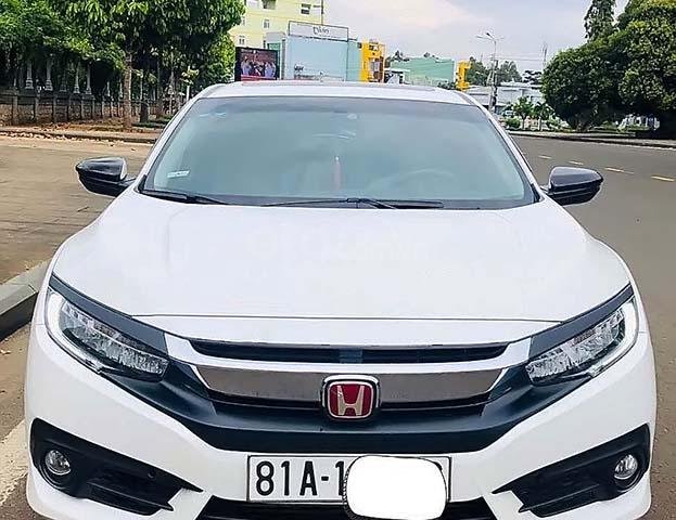 Cần bán xe Honda Civic đời 2017, màu trắng, nhập khẩu, 800tr