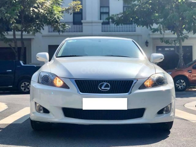 Cần bán Lexus IS250 4 cửa màu trắng Model 2010 đăng ký biển Hà Nội - Liên hệ 09768889780