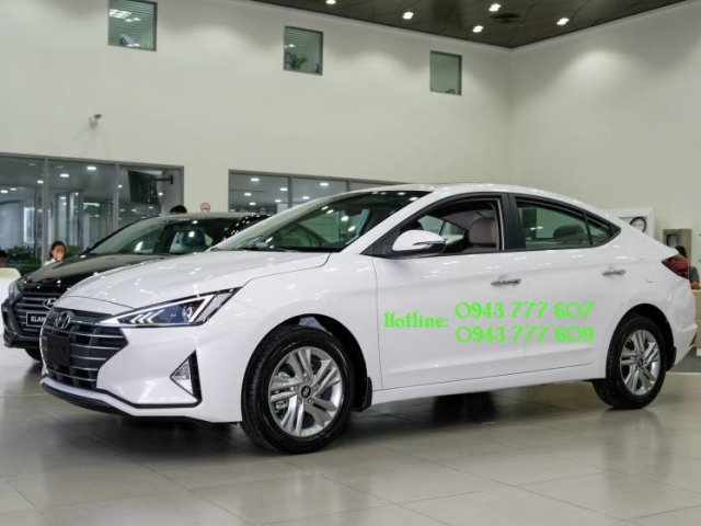 Bán Hyundai Elantra 1.6 sản xuất năm 2019, màu trắng, sẵn xe, giao nhanh0