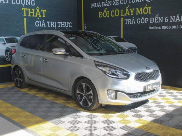 Cần bán lại xe cũ Kia Rondo GATH 2.0AT năm sản xuất 2016, màu bạc0